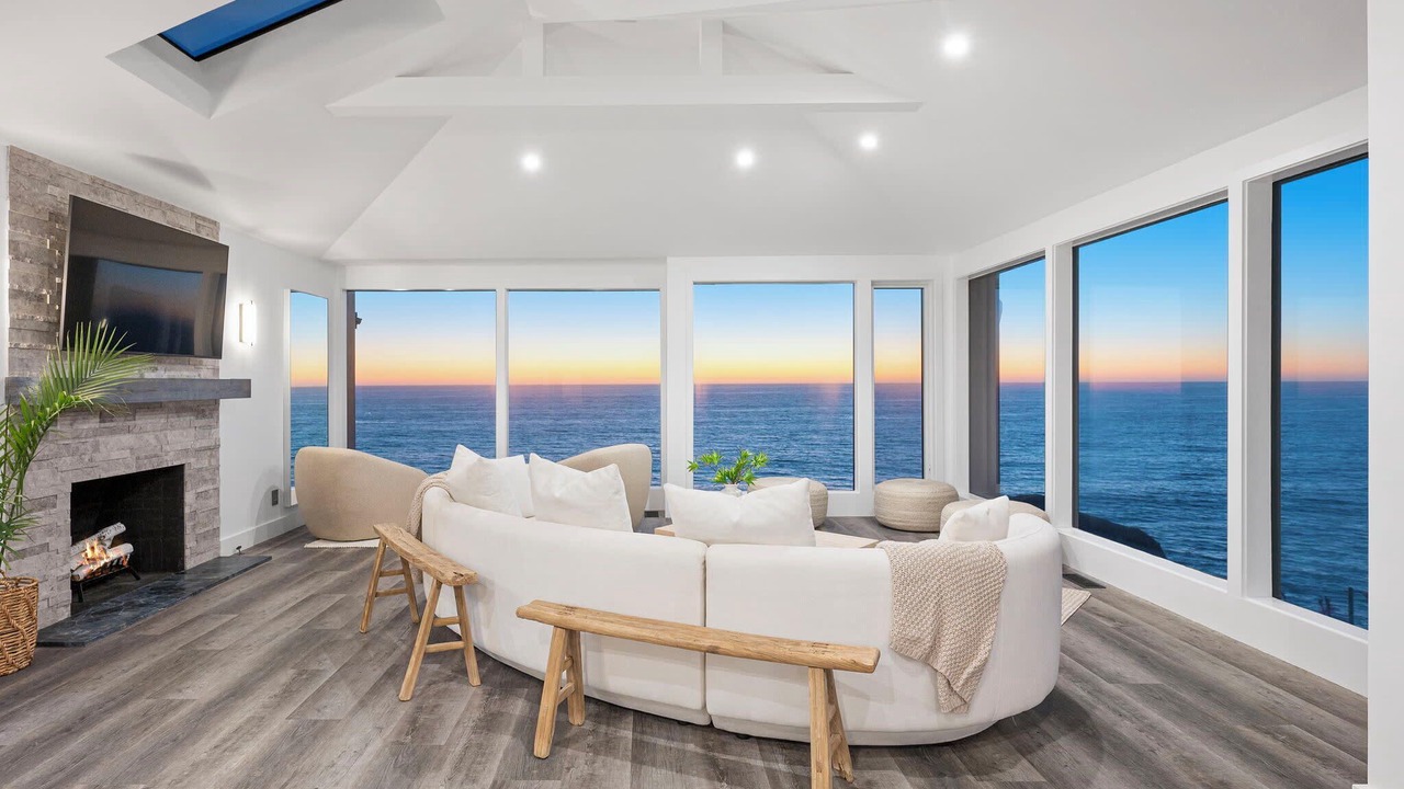 Photo of Livingroom in Montara