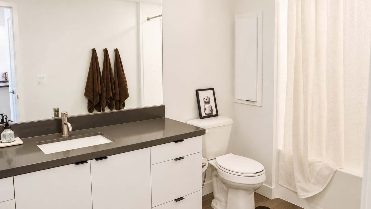Photo of Bathroom in Lyon Street