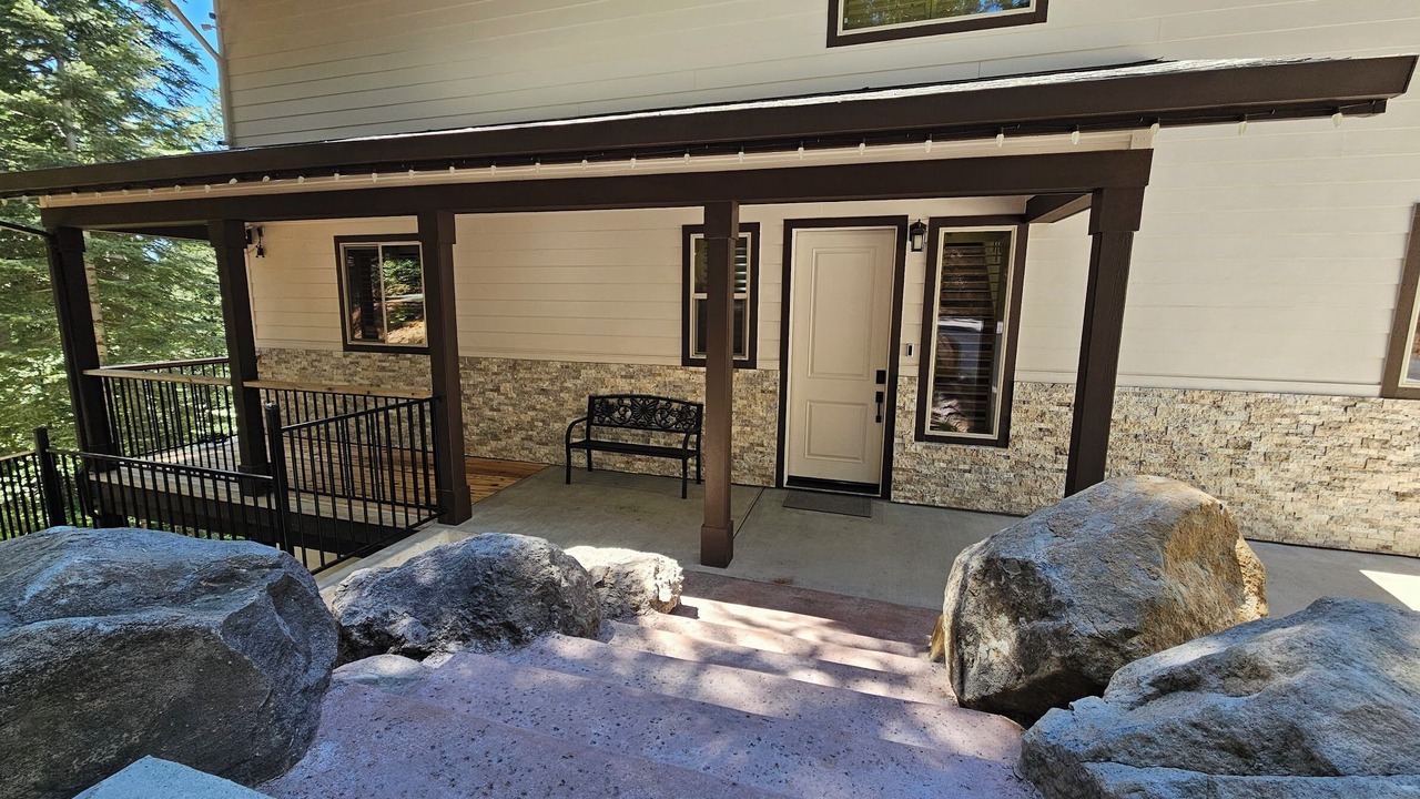 Photo of Patio Balcony in Mi-Wuk Village