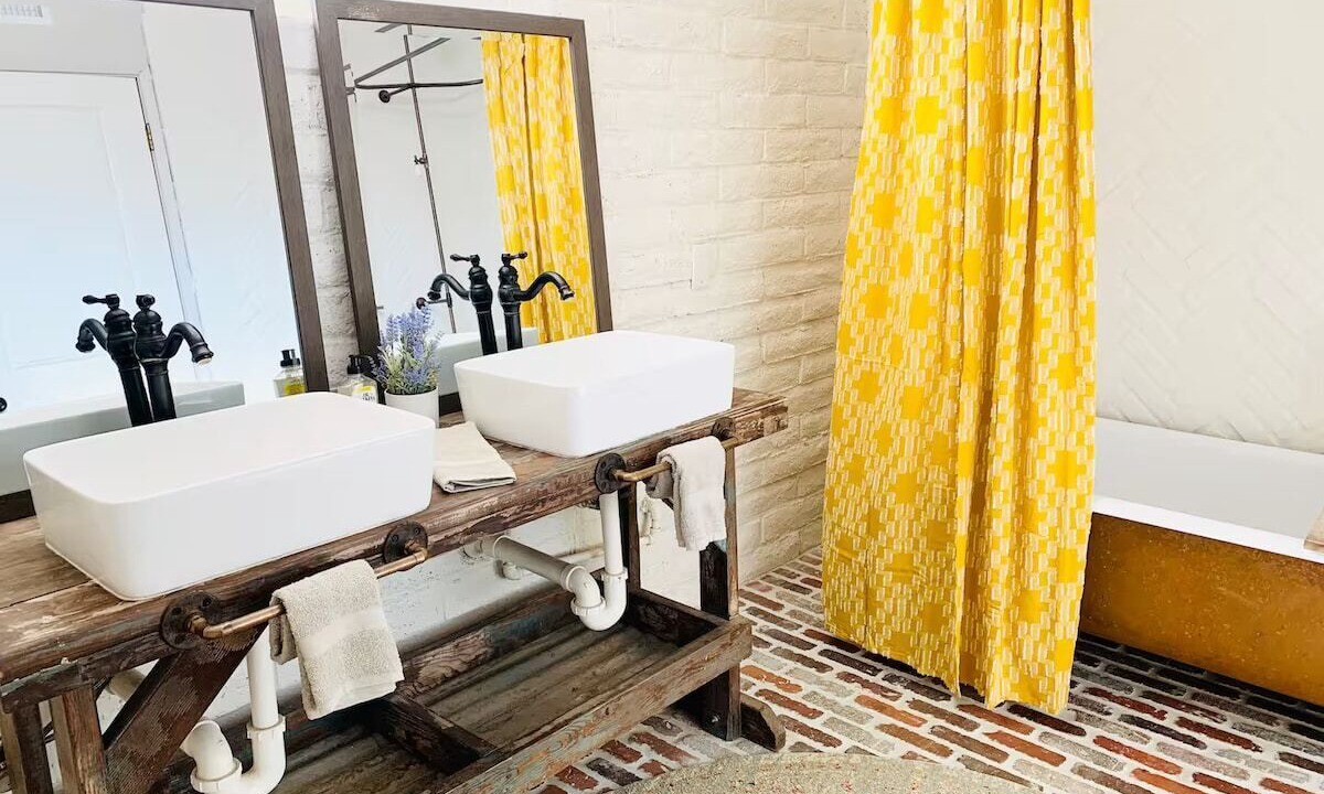 Photo of Bathroom in Coarsegold