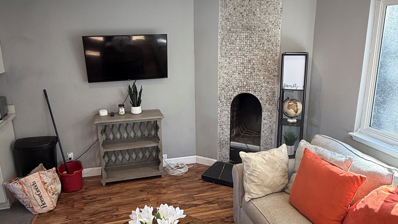 Photo of Livingroom in Belmont