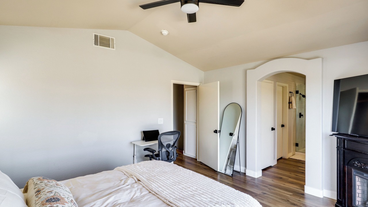 Photo of Bedroom in Foothills