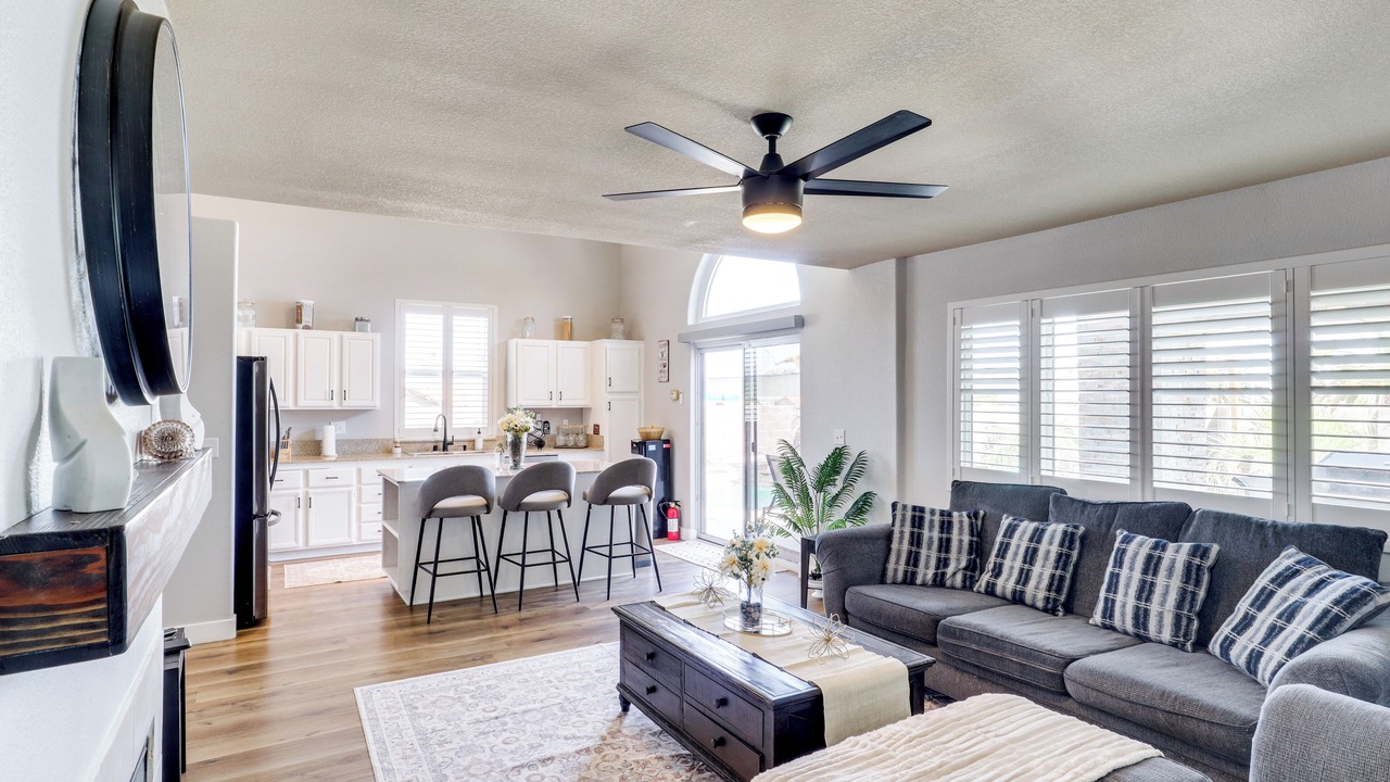 Photo of Livingroom in Foothills