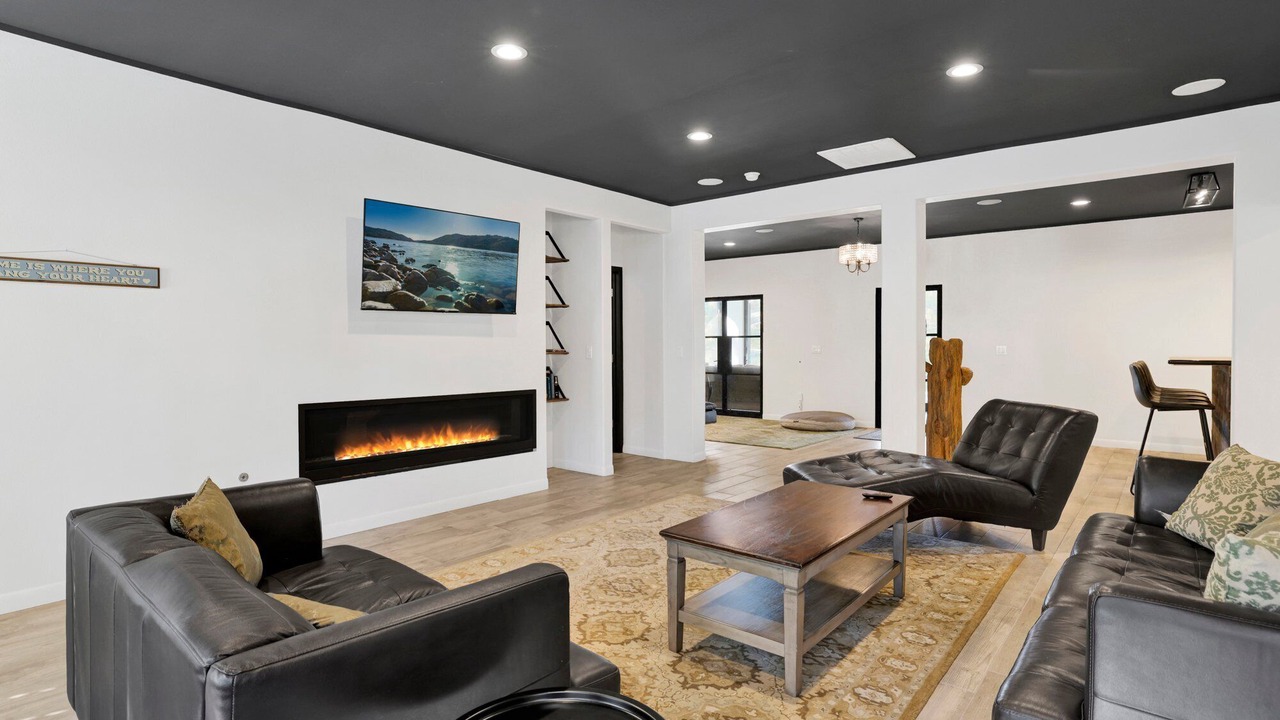 Photo of Livingroom in The Village