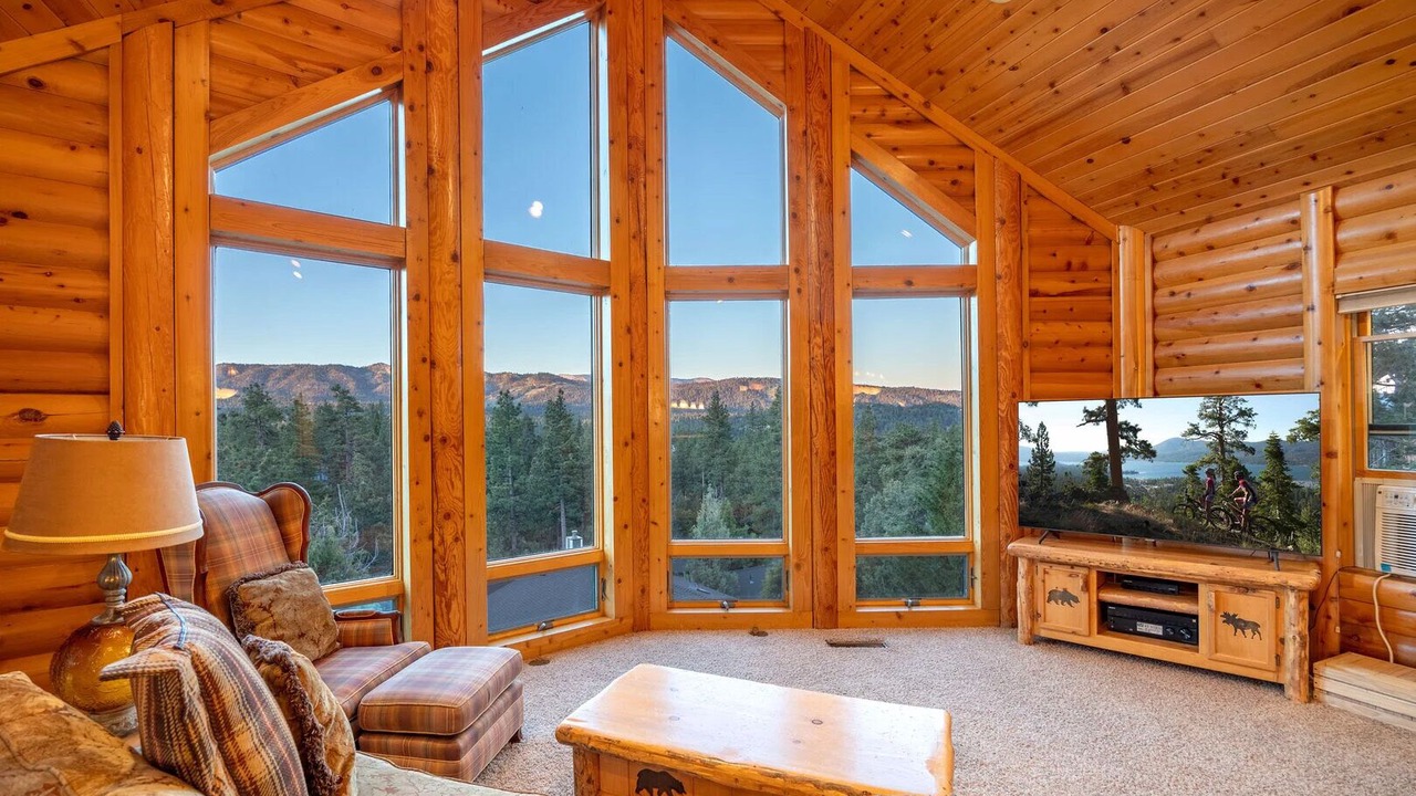 Photo of Livingroom in Whispering Forest