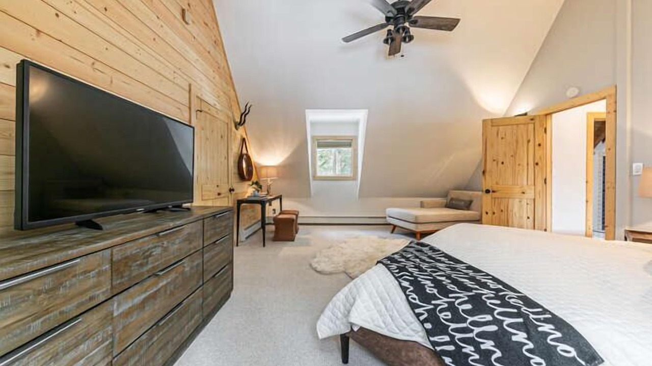 Photo of Bedroom in Tahoe Pines