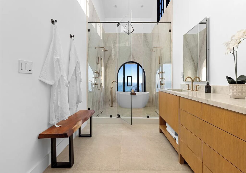 Photo of Bathroom in Eastern Malibu