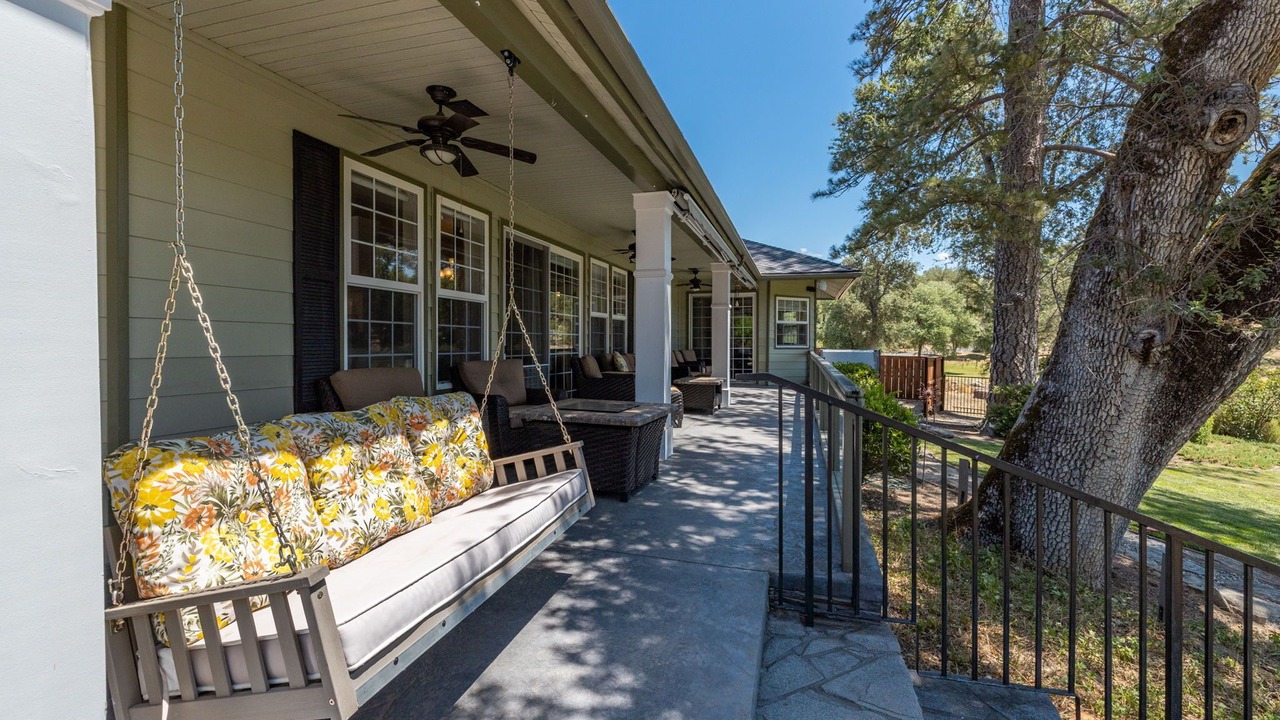 Photo of Patio Balcony in Oakhurst