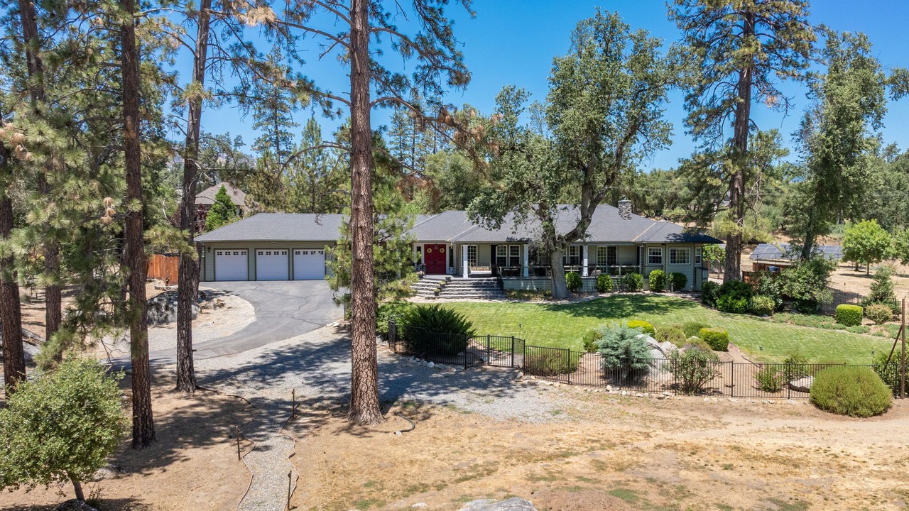 Photo of Outdoor in Oakhurst