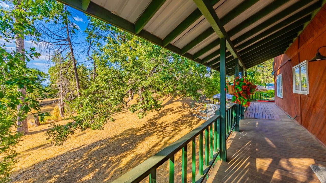 Photo of Patio Balcony in Oakhurst