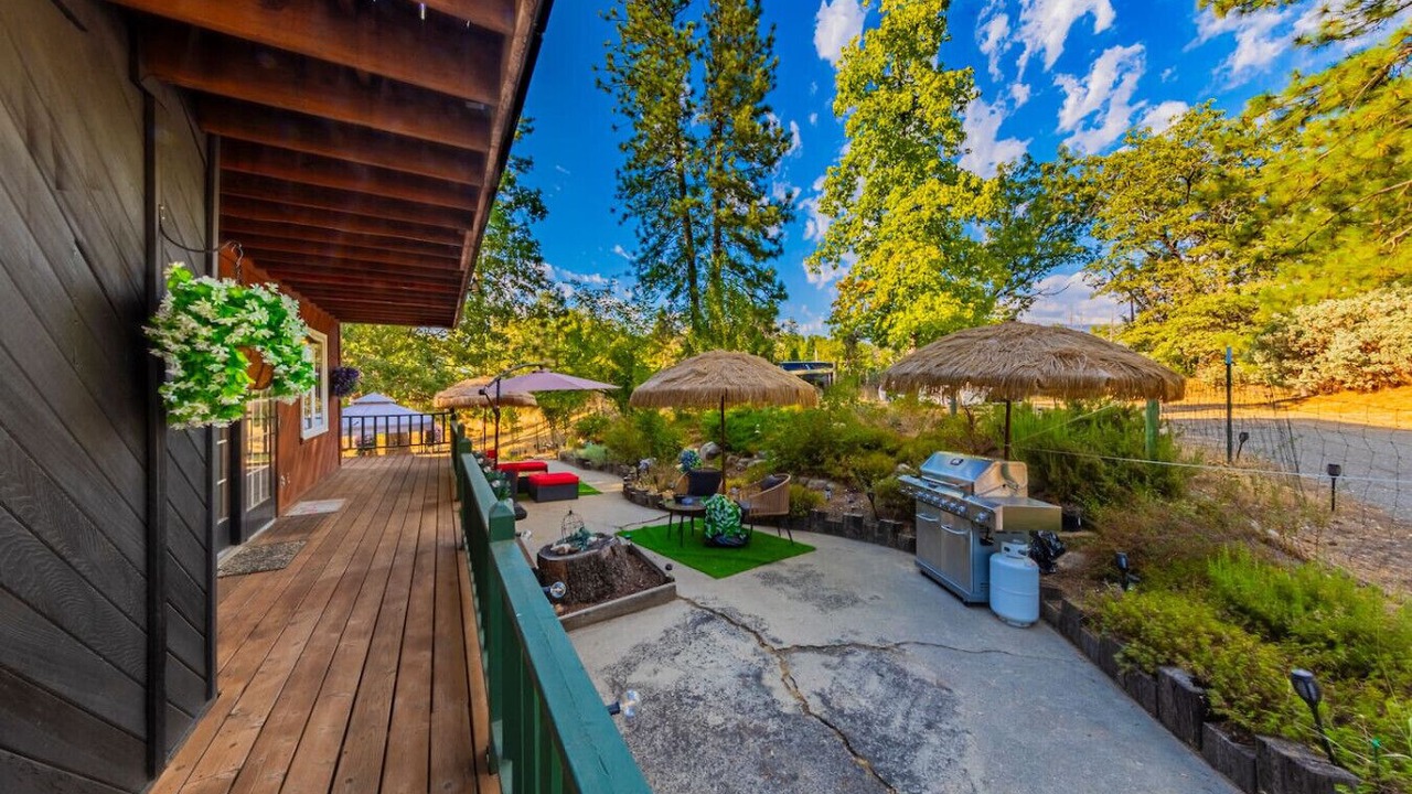 Photo of Patio Balcony in Oakhurst