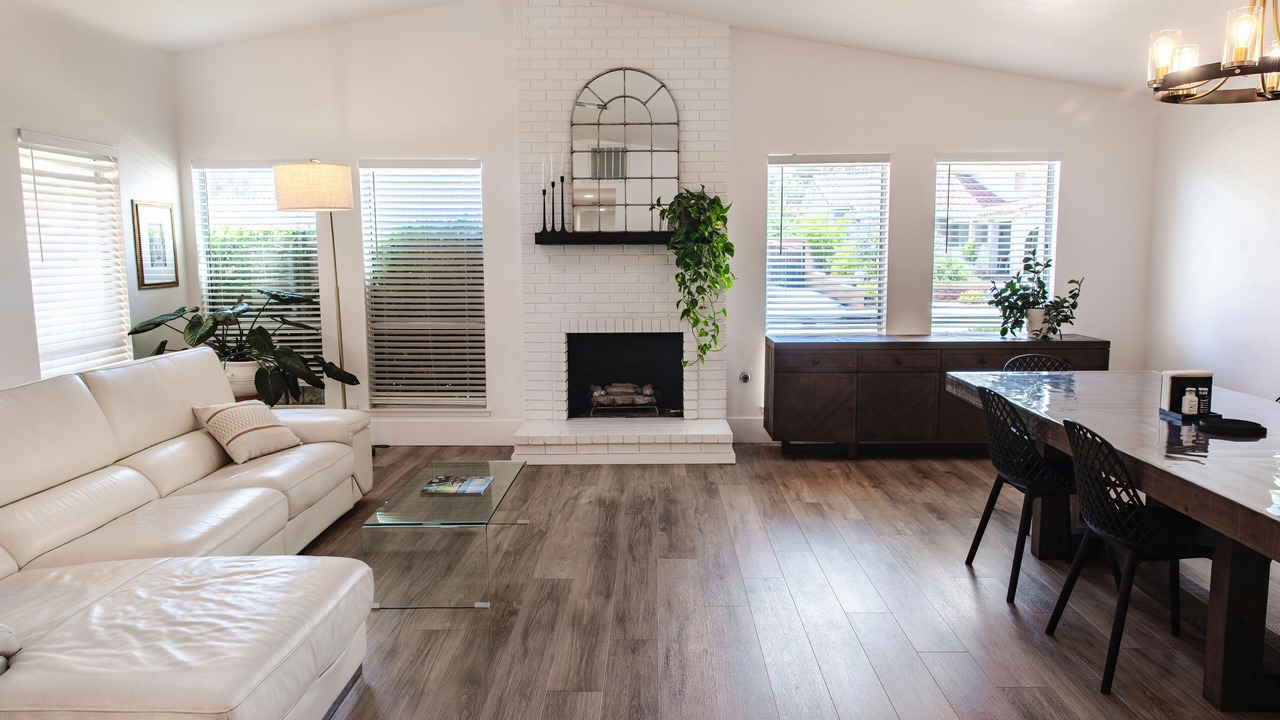 Photo of Livingroom in Canyon Gate Master