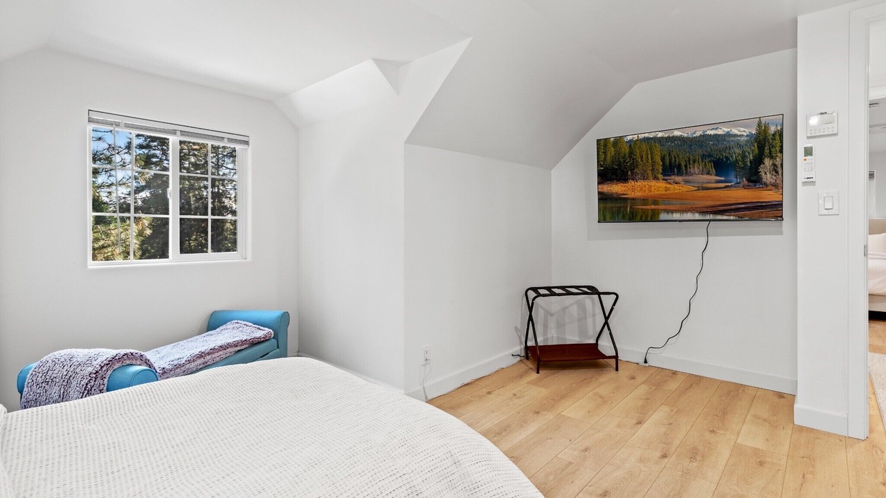 Photo of Bedroom in Pollock Pines