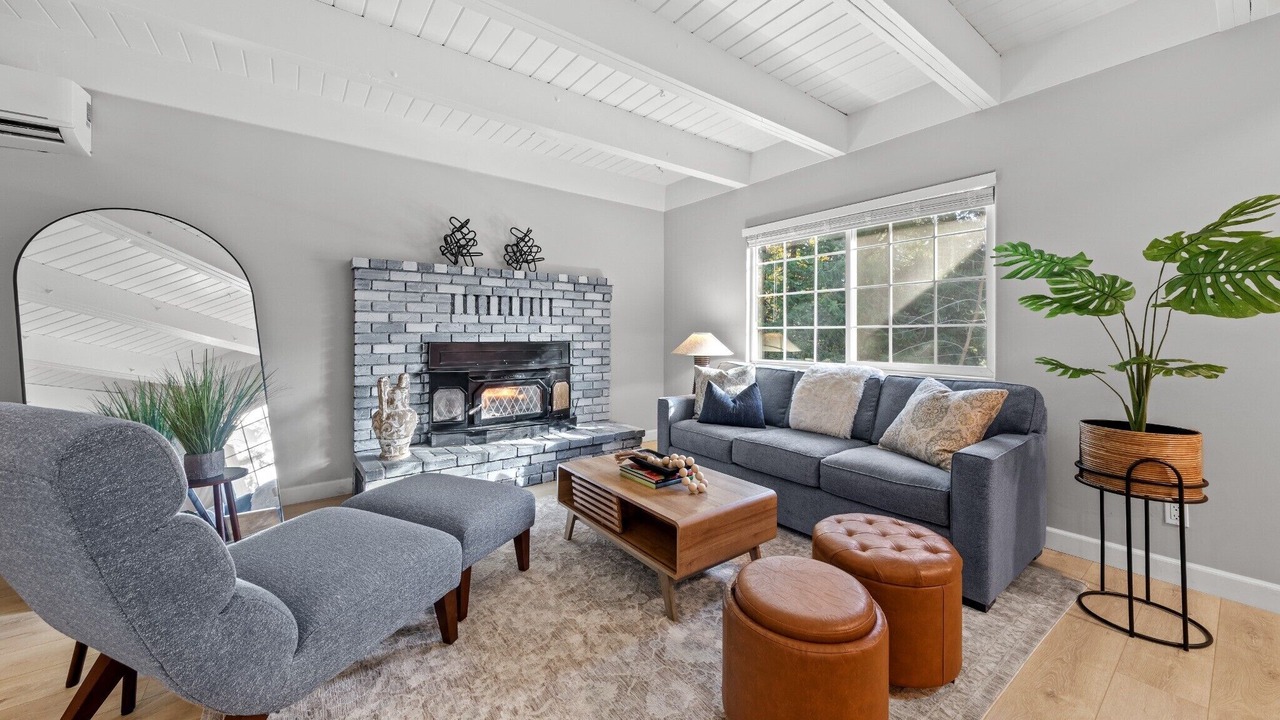 Photo of Livingroom in Pollock Pines