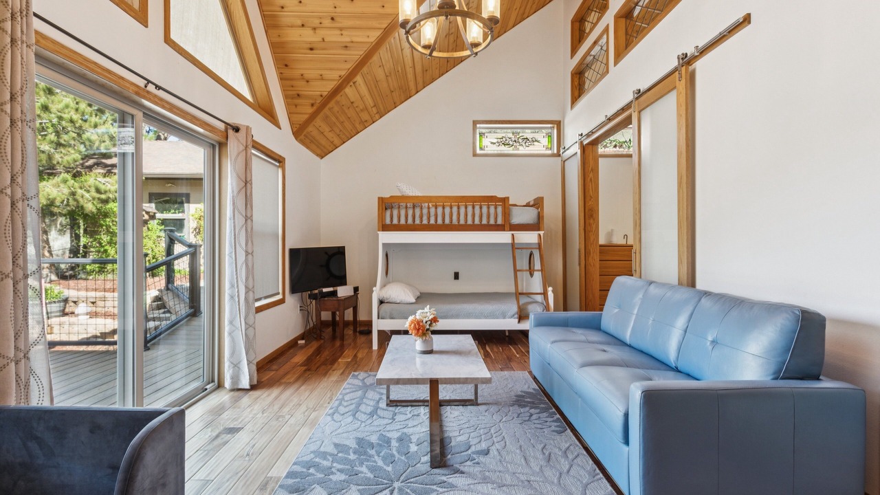 Photo of Bedroom in Frazier Park