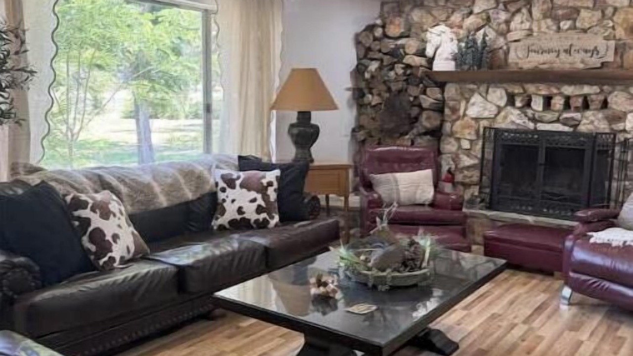 Photo of Livingroom in Coarsegold