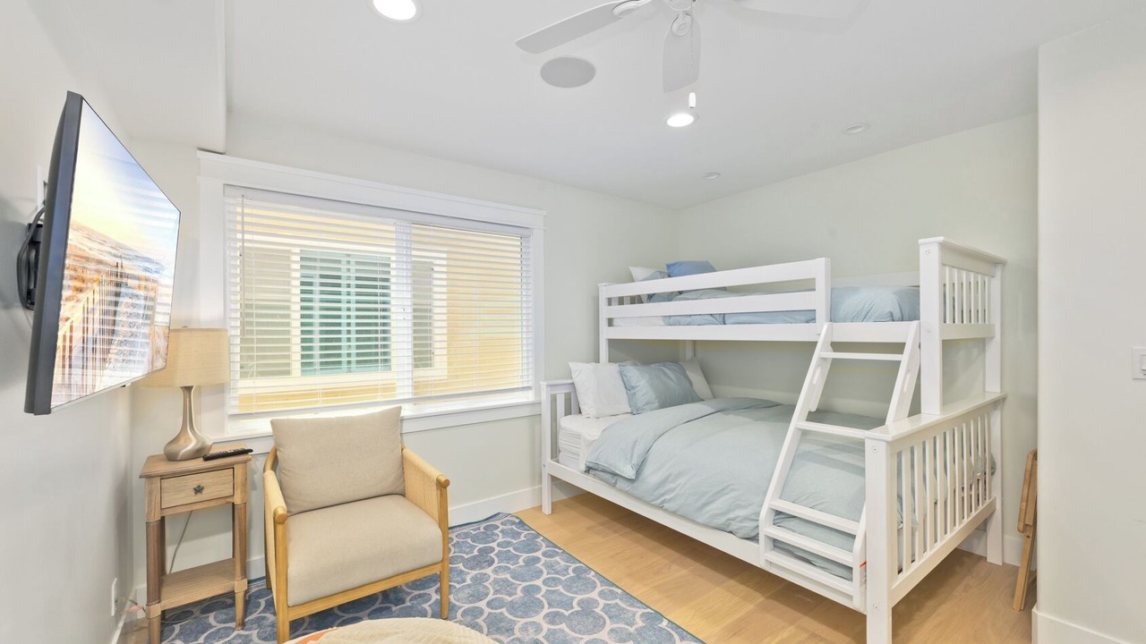 Photo of Bedroom in Balboa Peninsula