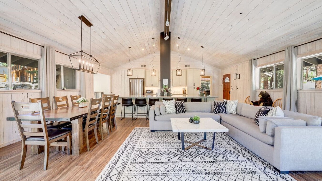 Photo of Livingroom in Tahoe Village