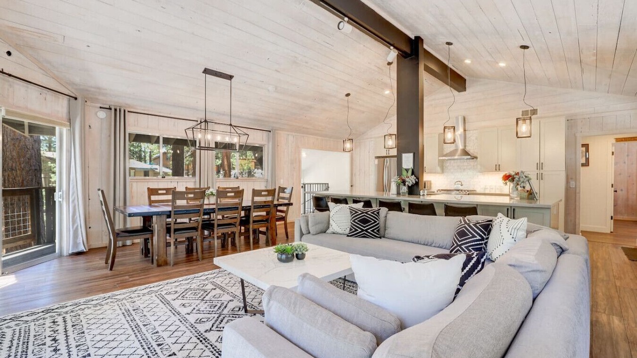 Photo of Livingroom in Tahoe Village
