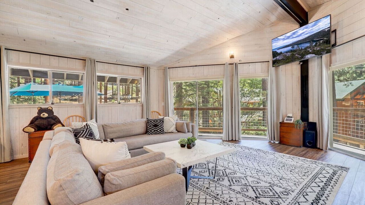 Photo of Livingroom in Tahoe Village