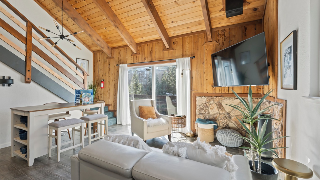 Photo of Livingroom in Tahoe Village