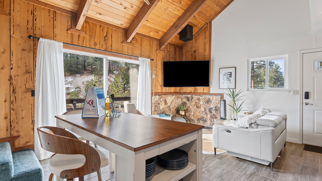 Photo of Livingroom in Tahoe Village