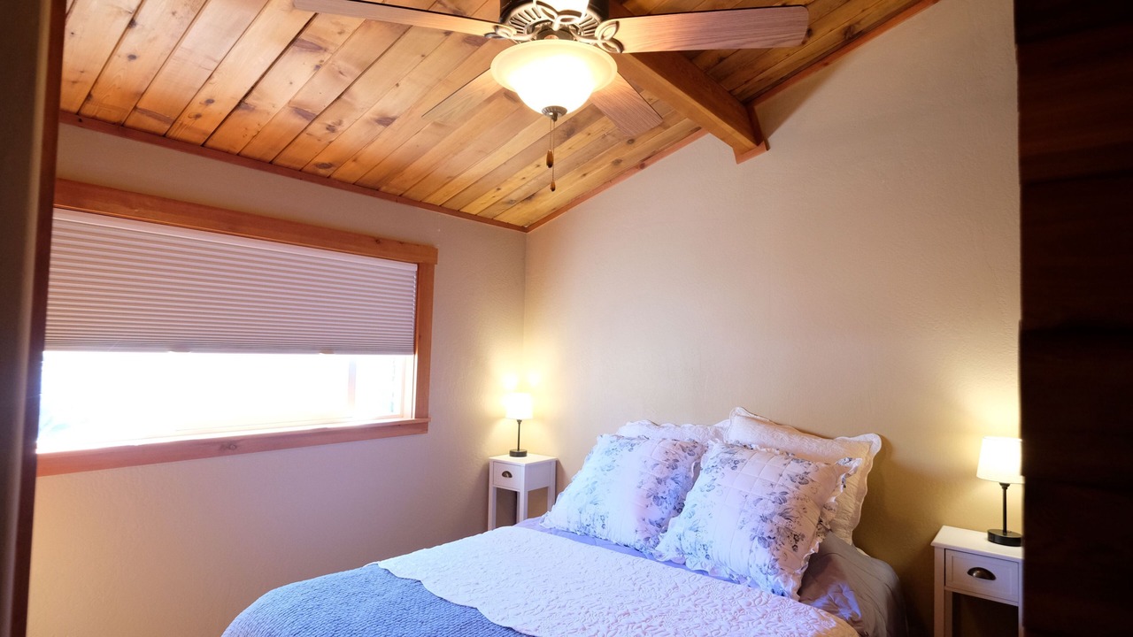 Photo of Bedroom in Mount Shasta