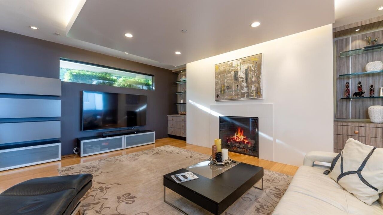 Photo of Livingroom in Loyola
