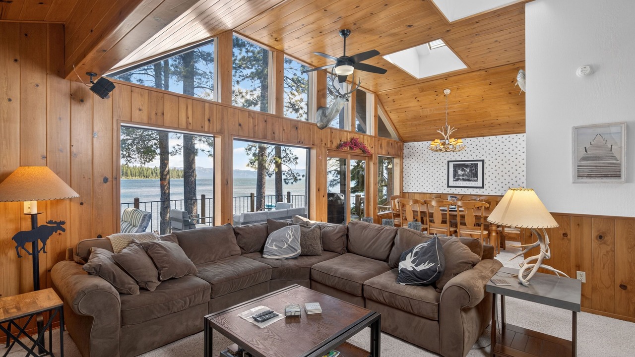 Photo of Livingroom in Meeks Bay