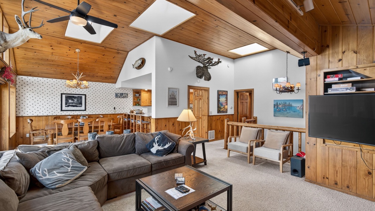 Photo of Livingroom in Meeks Bay
