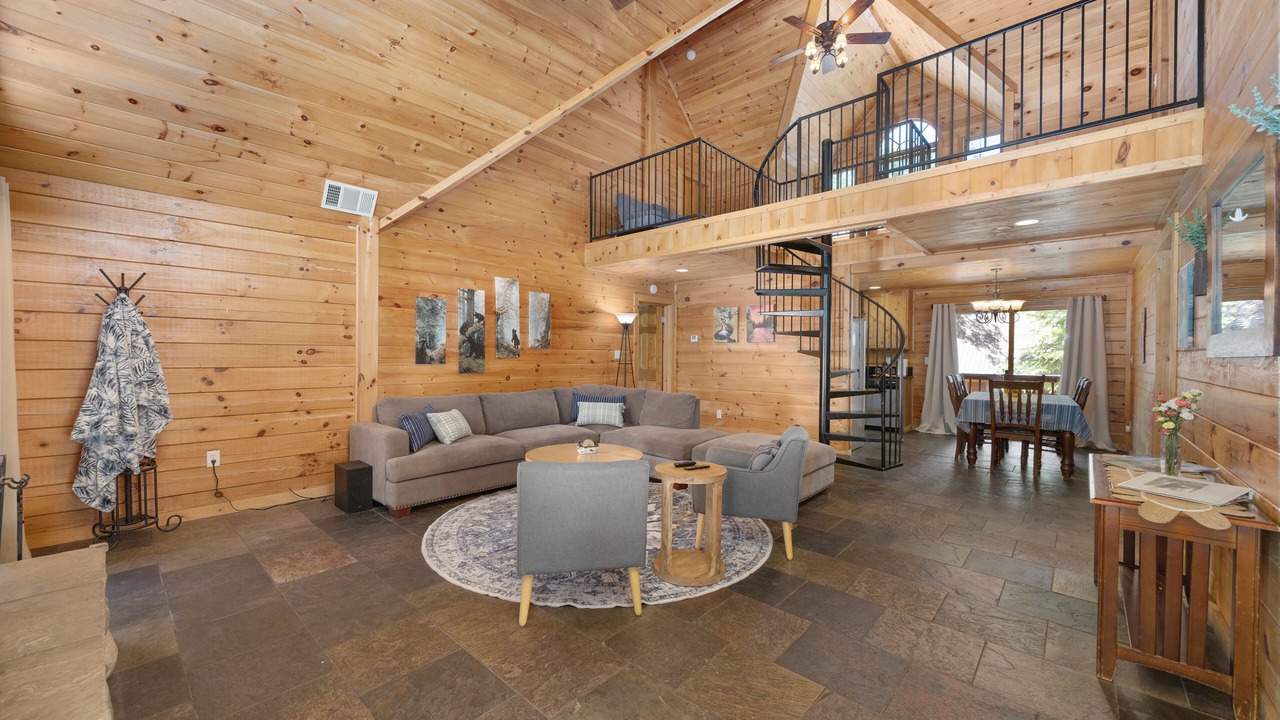 Photo of Livingroom in Alta Sierra