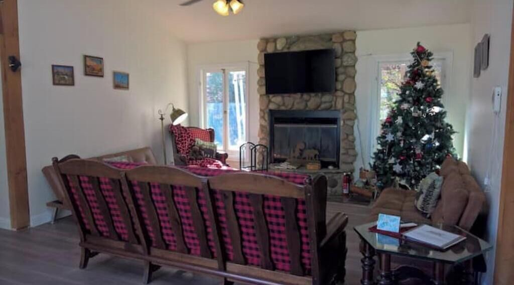 Photo of Livingroom in Bodfish