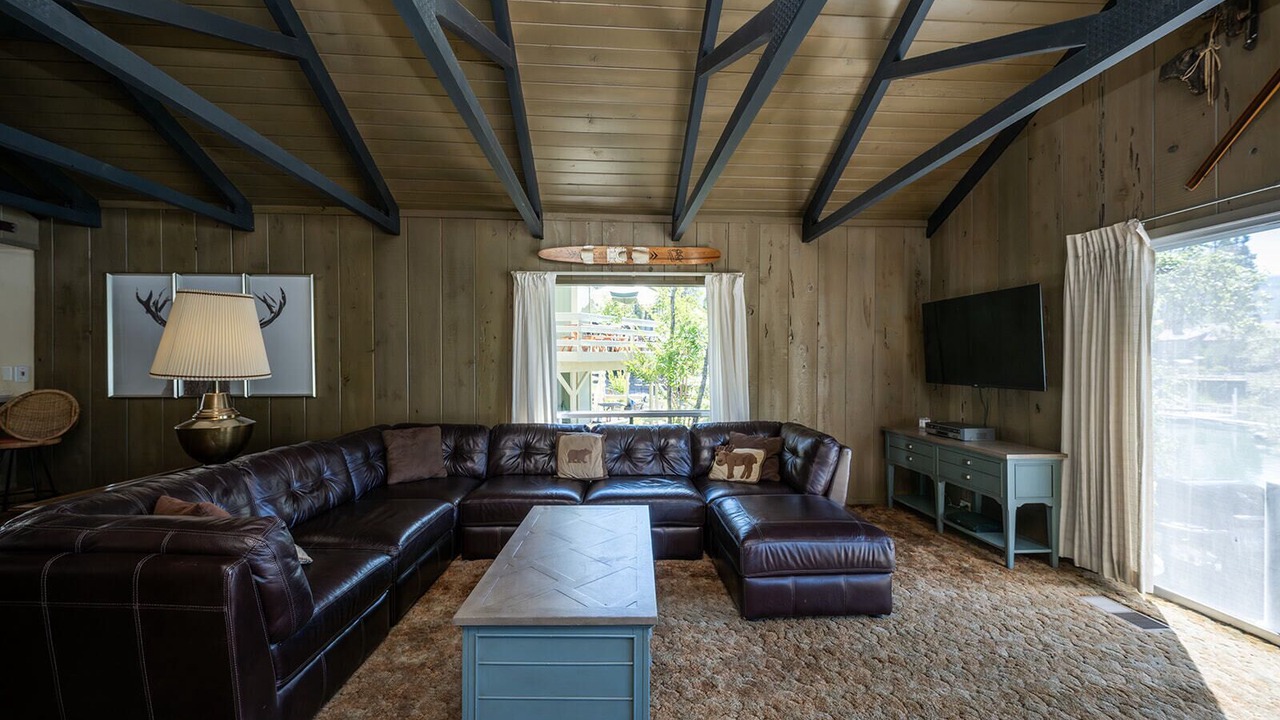 Photo of Livingroom in Bass Lake