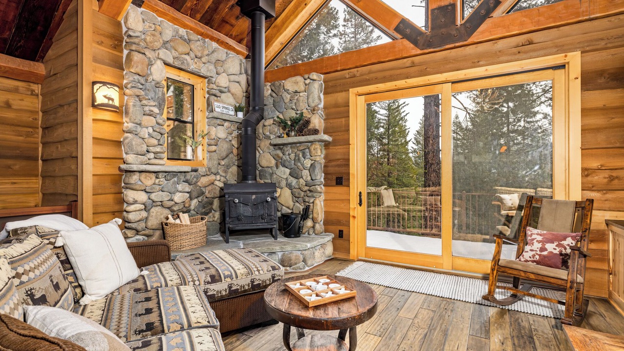 Photo of Livingroom in Cold Springs