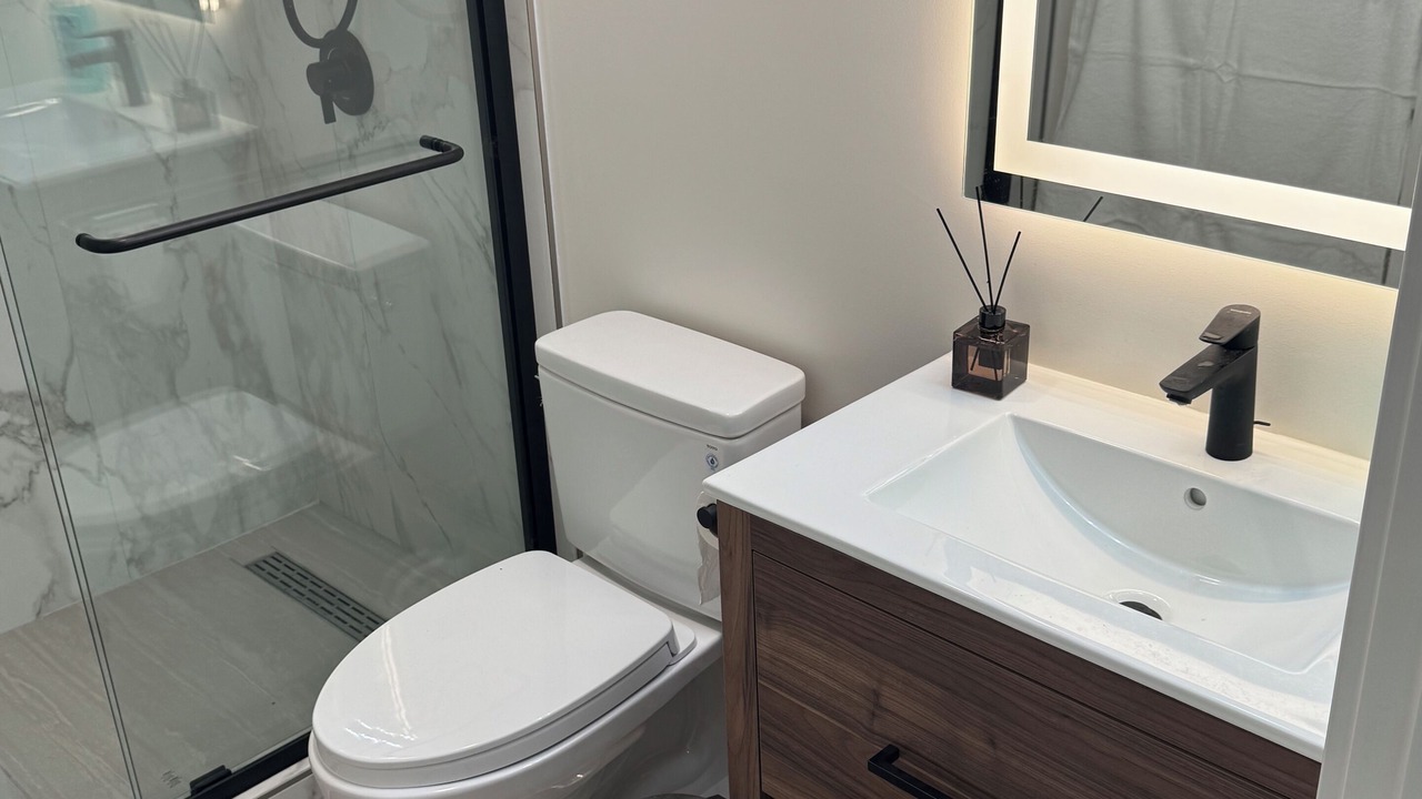 Photo of Bathroom in Outer Mission
