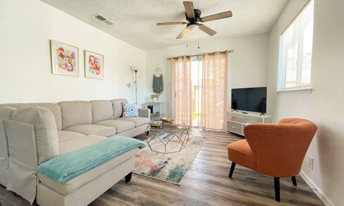 Photo of Livingroom in Coalinga