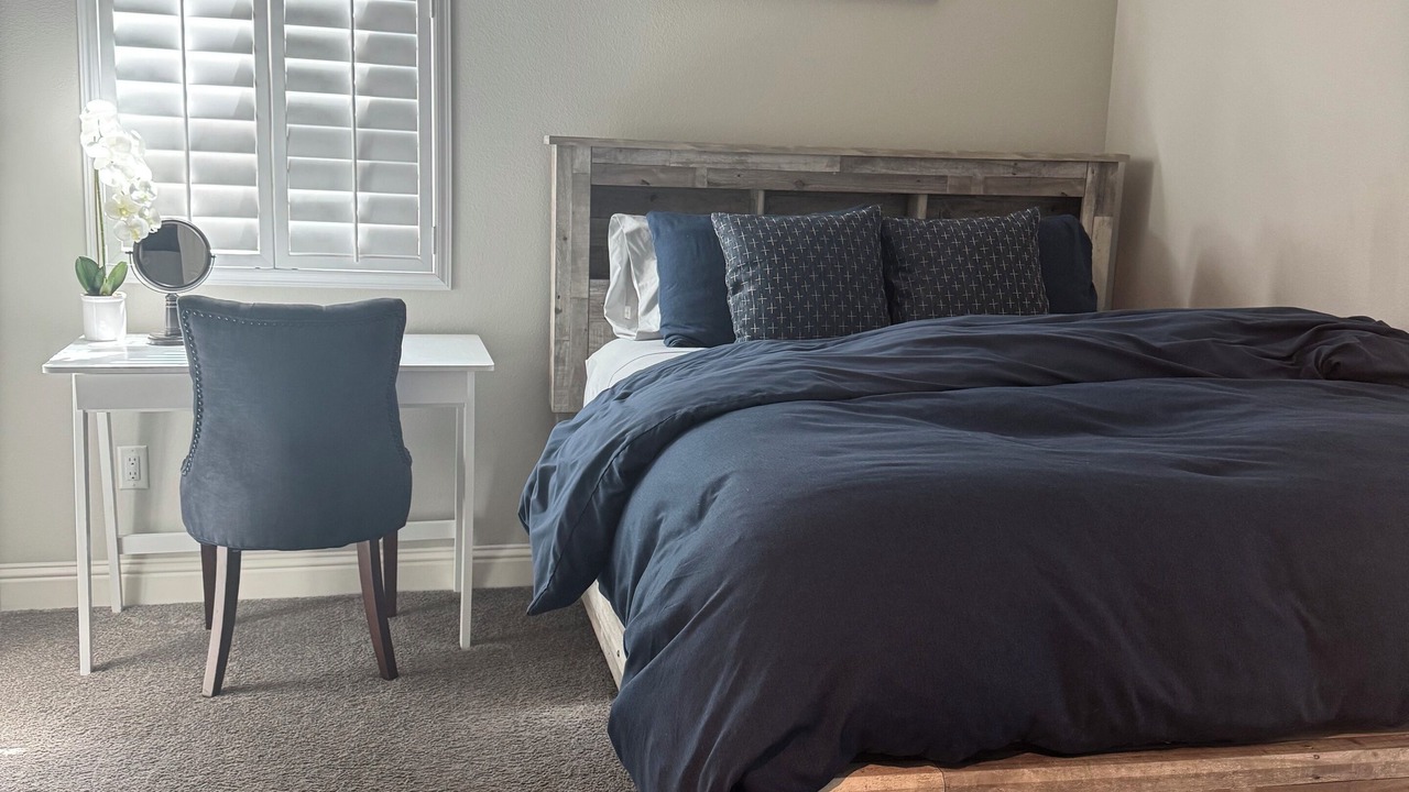 Photo of Bedroom in Raisin