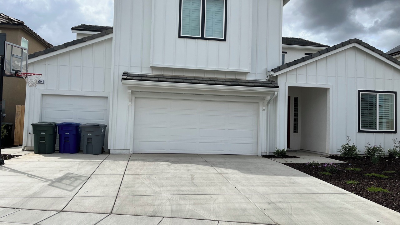 Photo of Outdoor in Raisin