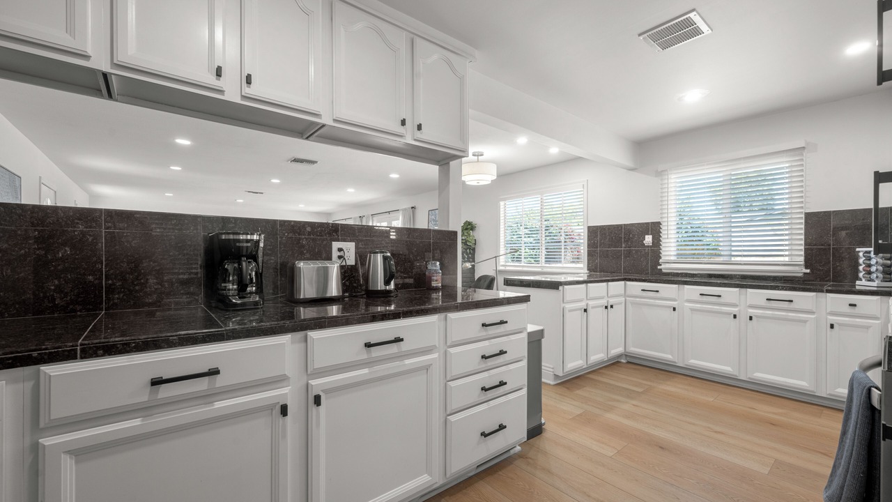 Photo of Kitchen in Canoga Park