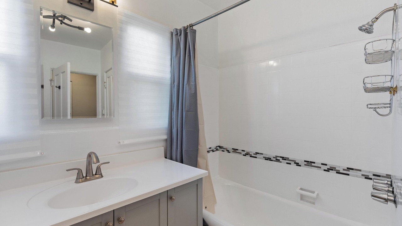 Photo of Bathroom in Los Angeles