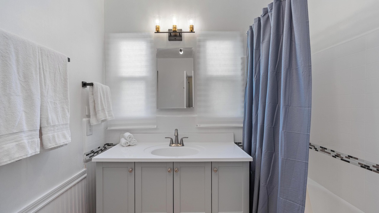 Photo of Bathroom in Los Angeles