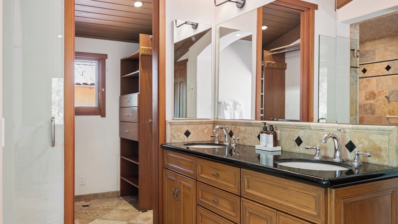 Photo of Bathroom in Campanil