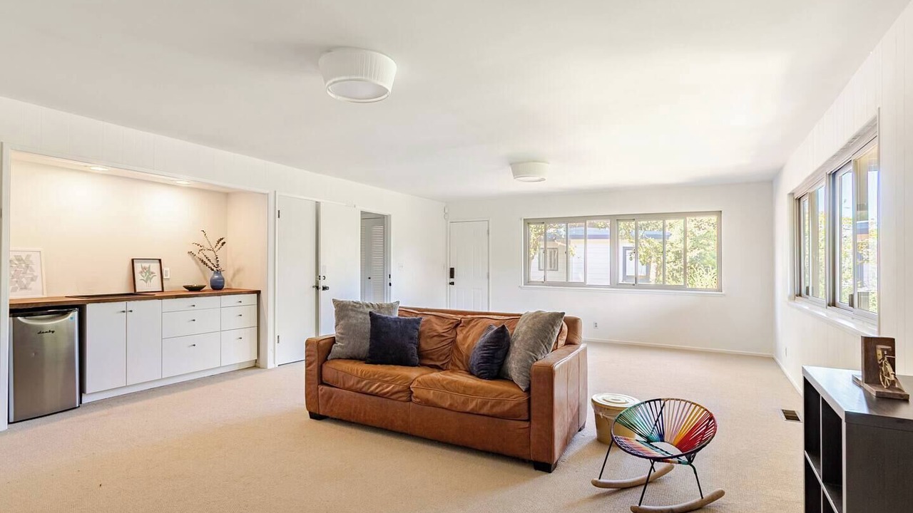 Photo of Livingroom in Upper Rockridge