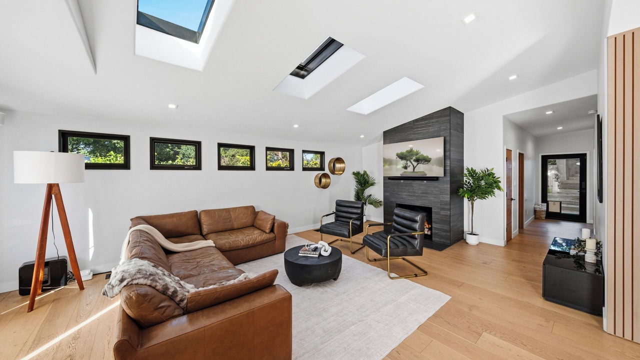 Photo of Livingroom in Studio City