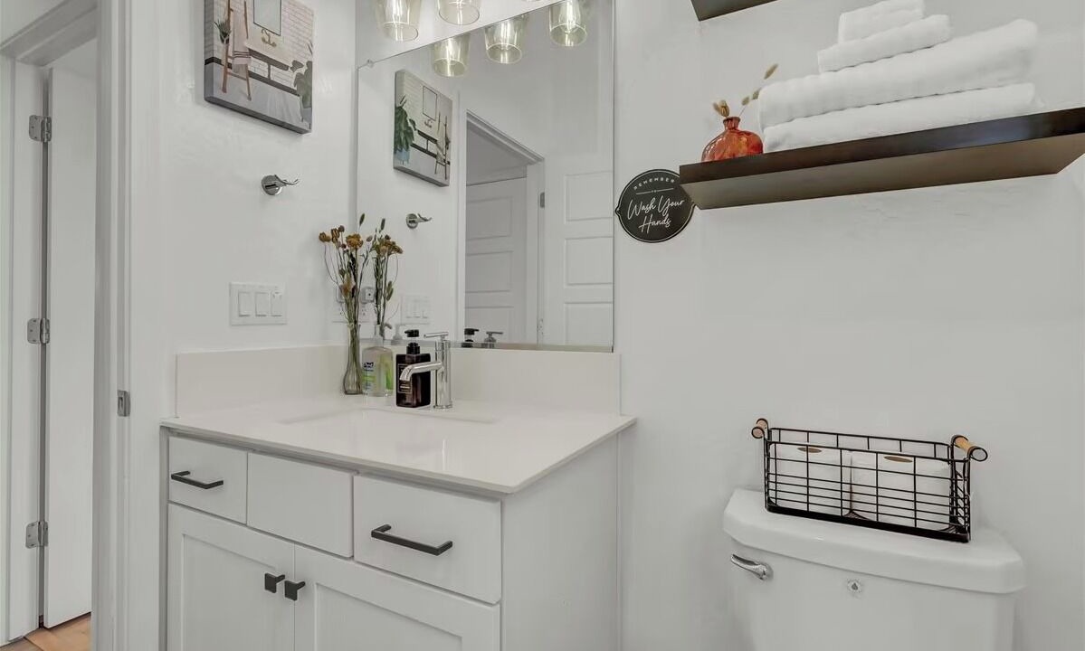 Photo of Bathroom in Hanford