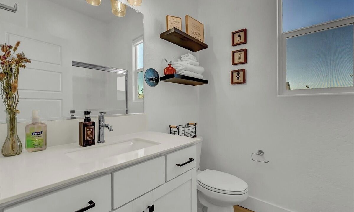 Photo of Bathroom in Hanford