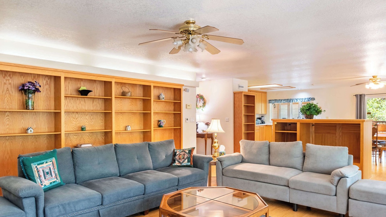 Photo of Livingroom in Groveland