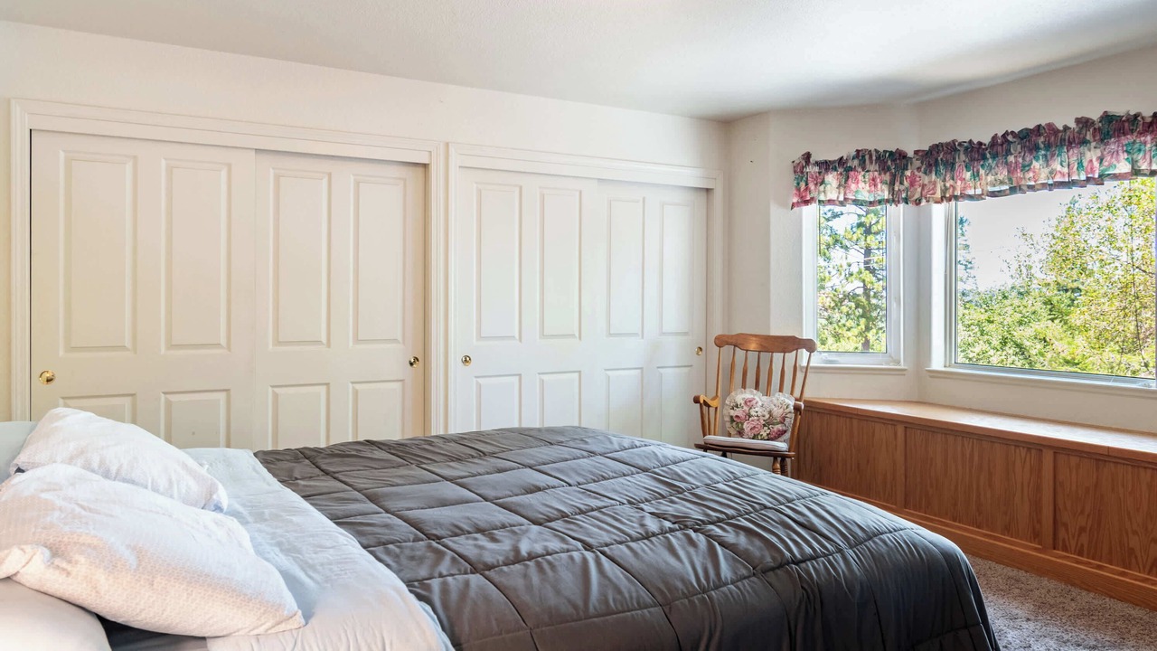 Photo of Bedroom in Groveland