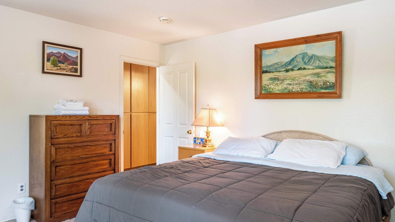 Photo of Bedroom in Groveland