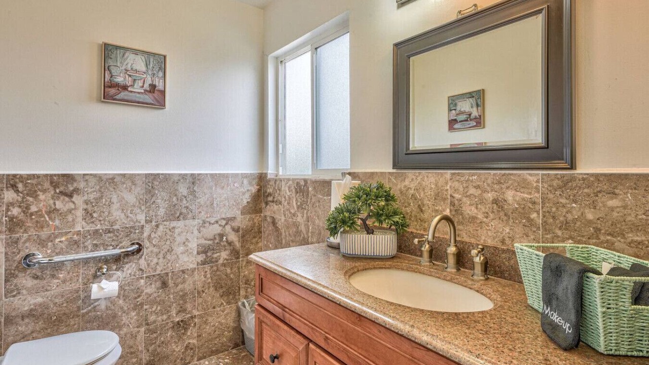Photo of Bathroom in Marina